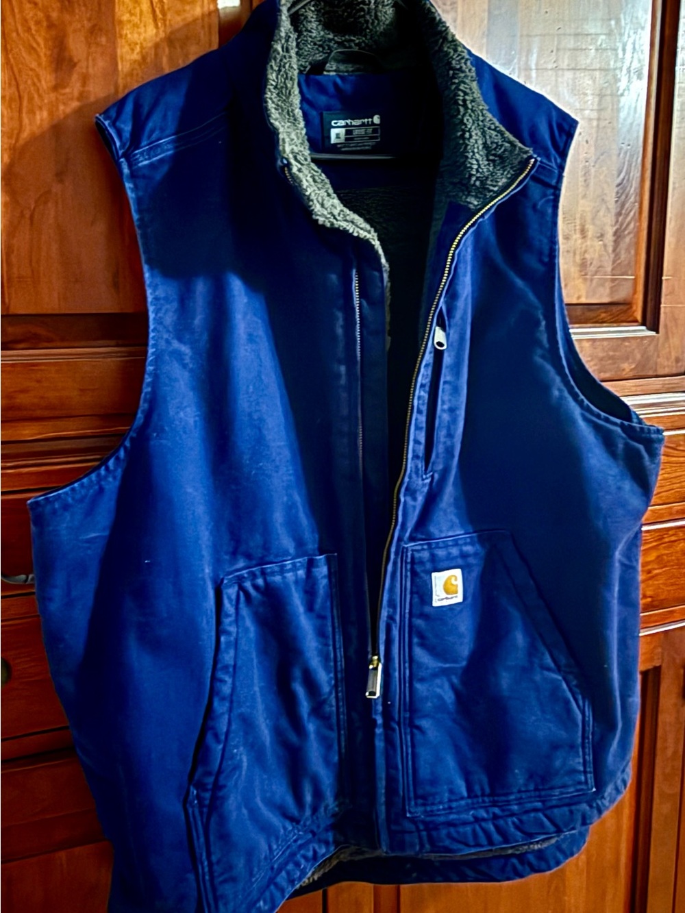 MEN’S CARHARTT XL NAVY/GRAY SHERPA LINED MOCK NECK VEST! EUC, CARHARTT TUFF!!